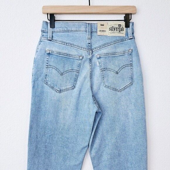 New! Levi's Silvertab High Waisted Mom Jean Distressed Tapered Leg Jeans - Picture 5 of 14